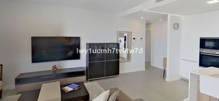 Sale of middle floor apartment in Arroyo de la Miel 3