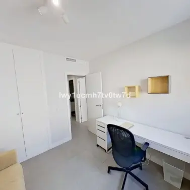 Sale of middle floor apartment in Arroyo de la Miel