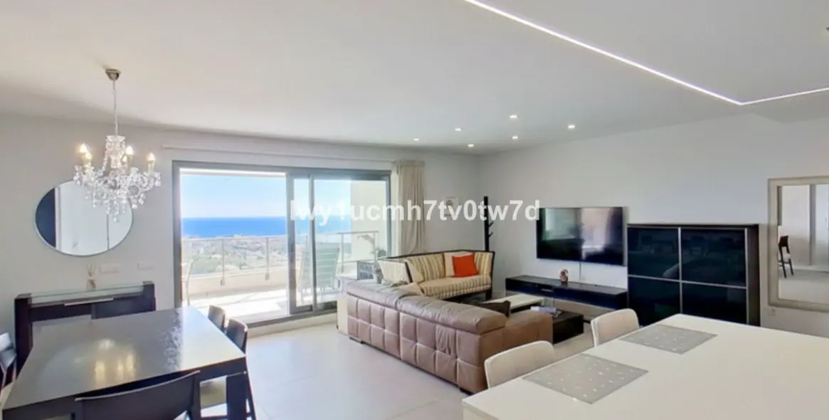 Sale of middle floor apartment in Arroyo de la Miel 6