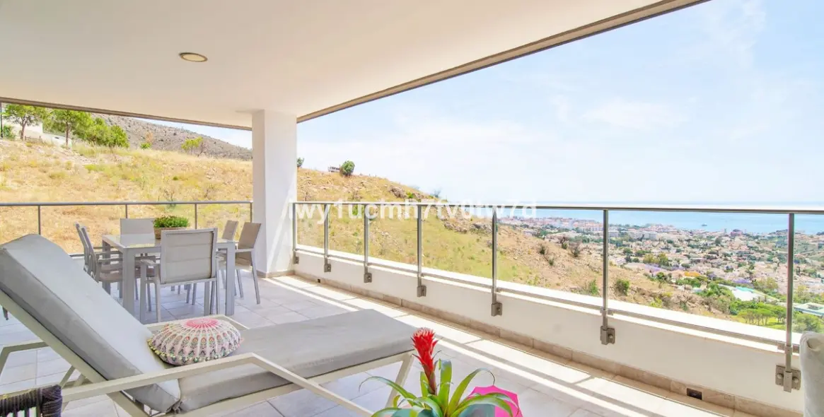 Sale of middle floor apartment in Arroyo de la Miel 35