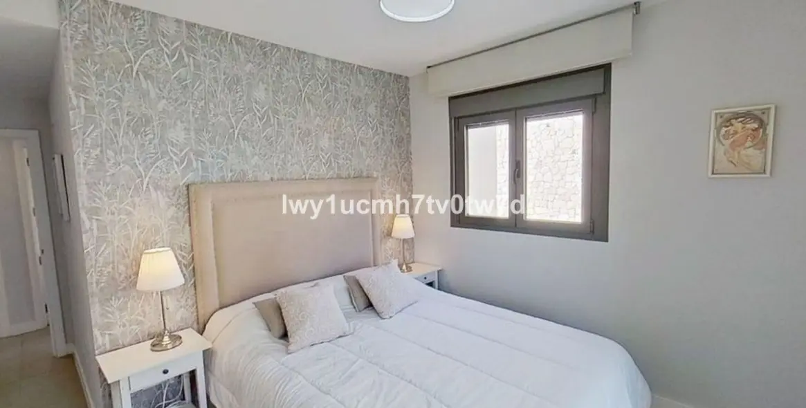Sale of middle floor apartment in Arroyo de la Miel 38