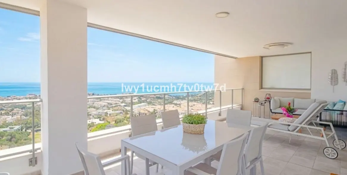 Sale of middle floor apartment in Arroyo de la Miel 40
