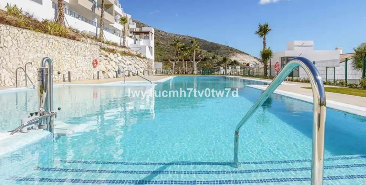 Sale of middle floor apartment in Arroyo de la Miel 50