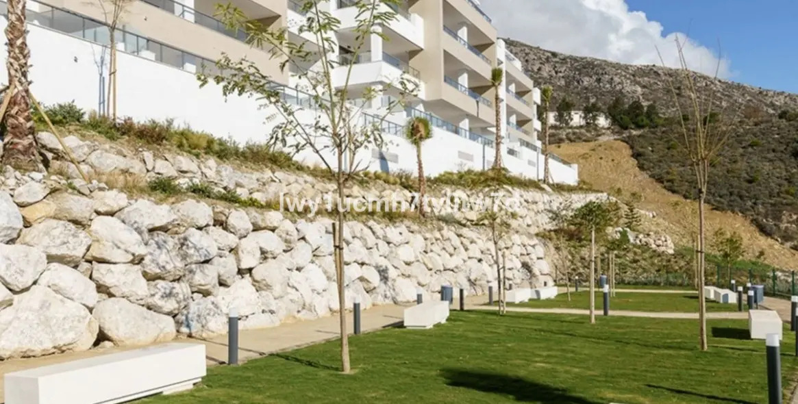 Sale of middle floor apartment in Arroyo de la Miel 63