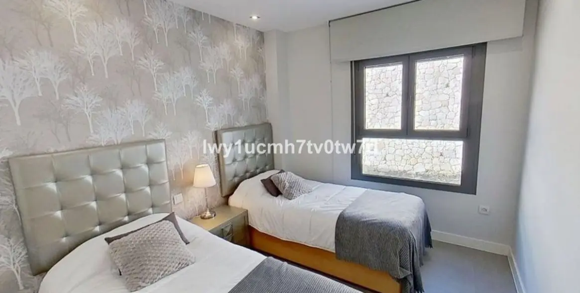 Sale of middle floor apartment in Arroyo de la Miel 71