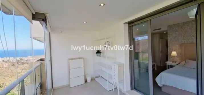 Sale of middle floor apartment in Arroyo de la Miel 3