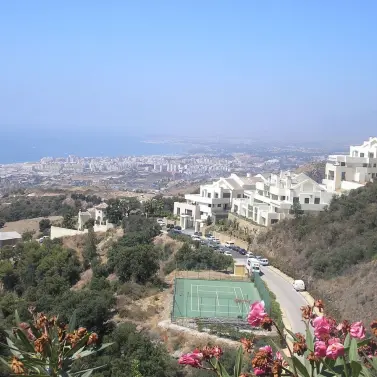 Продажа апартаментов на первом этаже в Altos de los Monteros