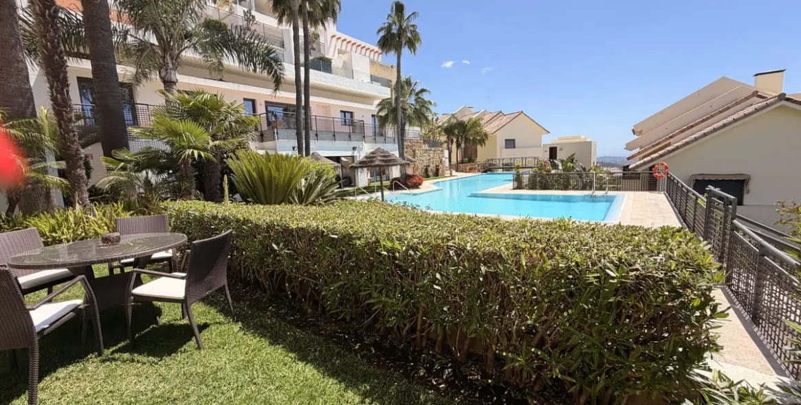 Продажа апартаментов на первом этаже в Altos de los Monteros 2