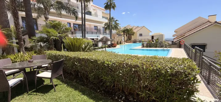 Продажа апартаментов на первом этаже в Altos de los Monteros 1
