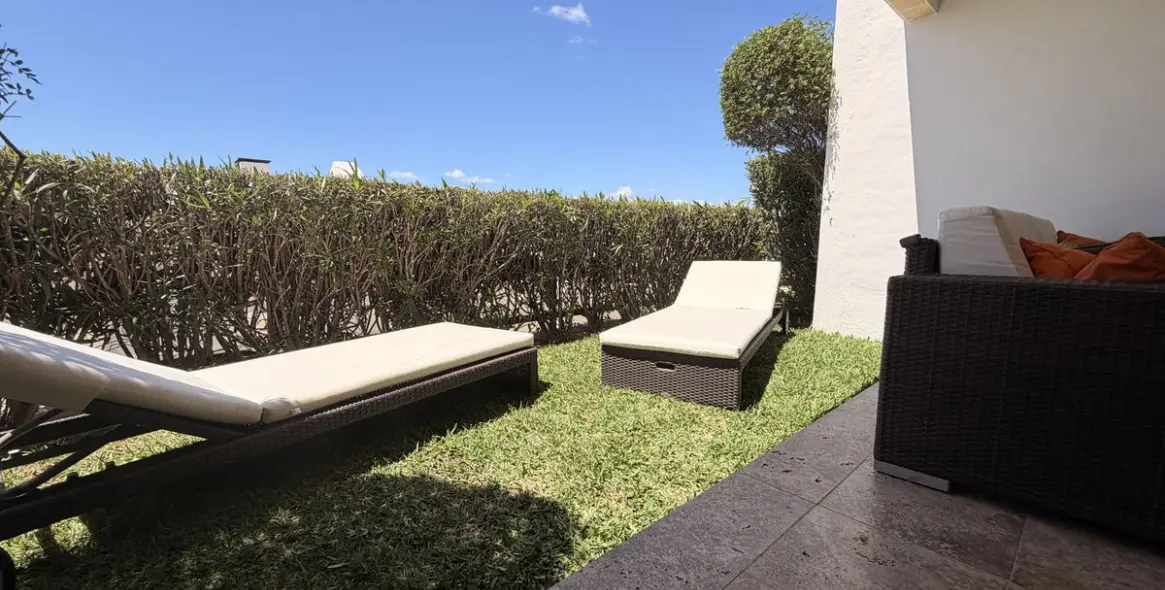Продажа апартаментов на первом этаже в Altos de los Monteros 7