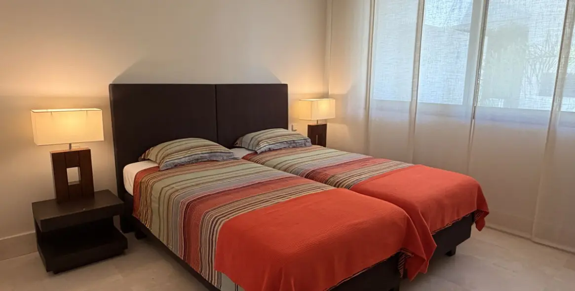 Продажа апартаментов на первом этаже в Altos de los Monteros 14