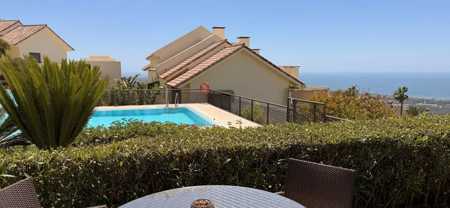 Продажа апартаментов на первом этаже в Altos de los Monteros 3