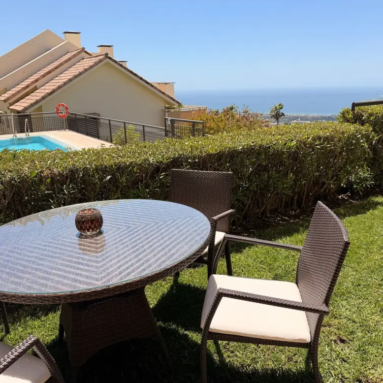 Продажа апартаментов на первом этаже в Altos de los Monteros