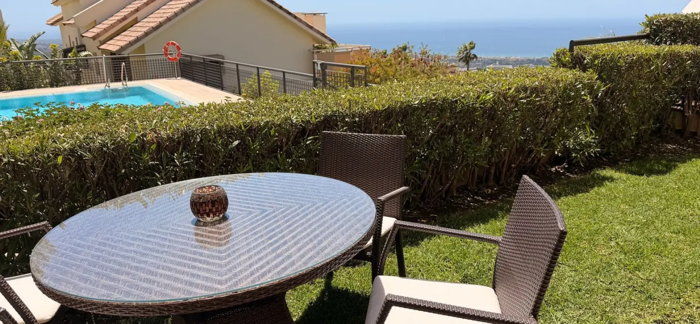 Продажа апартаментов на первом этаже в Altos de los Monteros 4