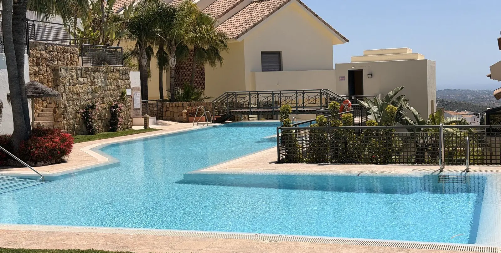 Venta de apartamento en planta baja en Altos de los Monteros 3
