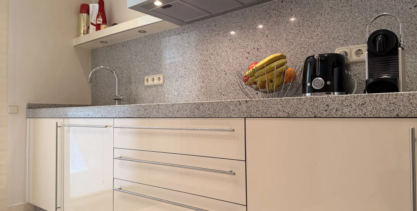 Venta de apartamento en planta baja en Altos de los Monteros 12