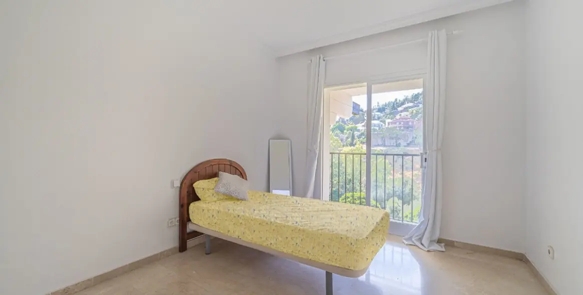 Venta de adosado en La Quinta 17