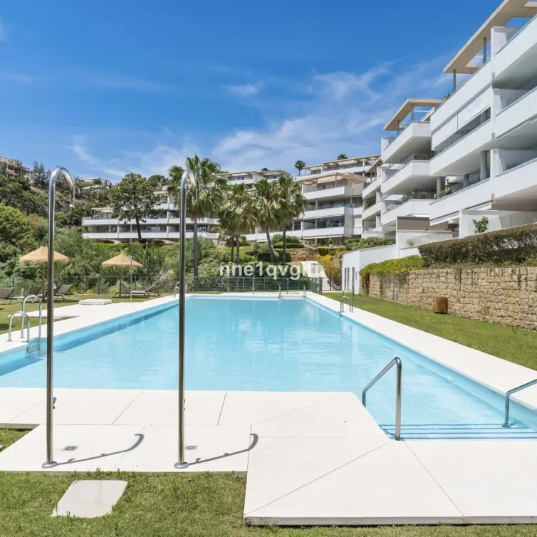 Venta de apartamento en planta baja en Benahavís