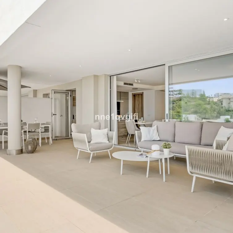 Venta de apartamento en planta baja en Benahavís