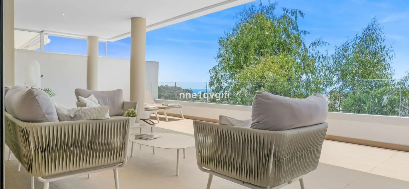 Venta de apartamento en planta baja en Benahavís 2