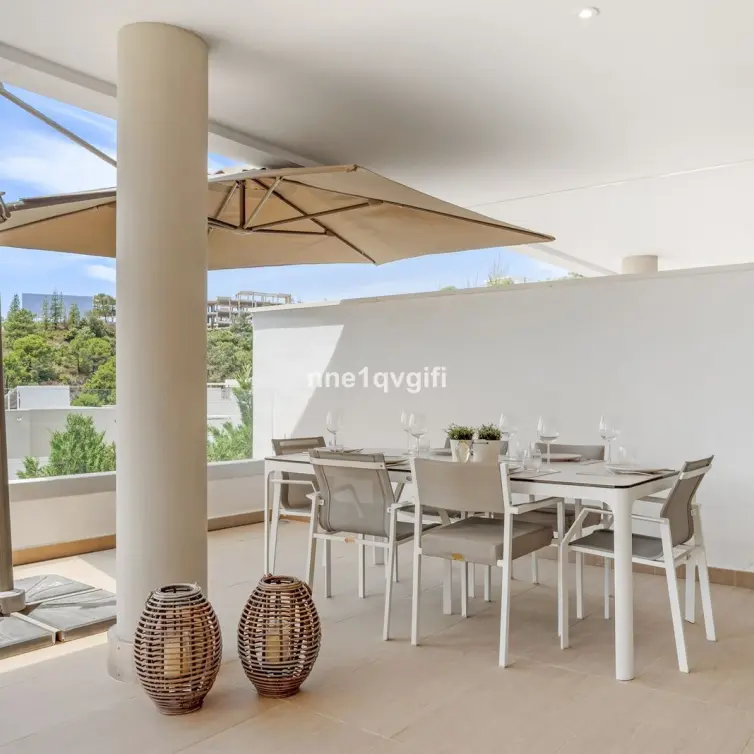 Venta de apartamento en planta baja en Benahavís