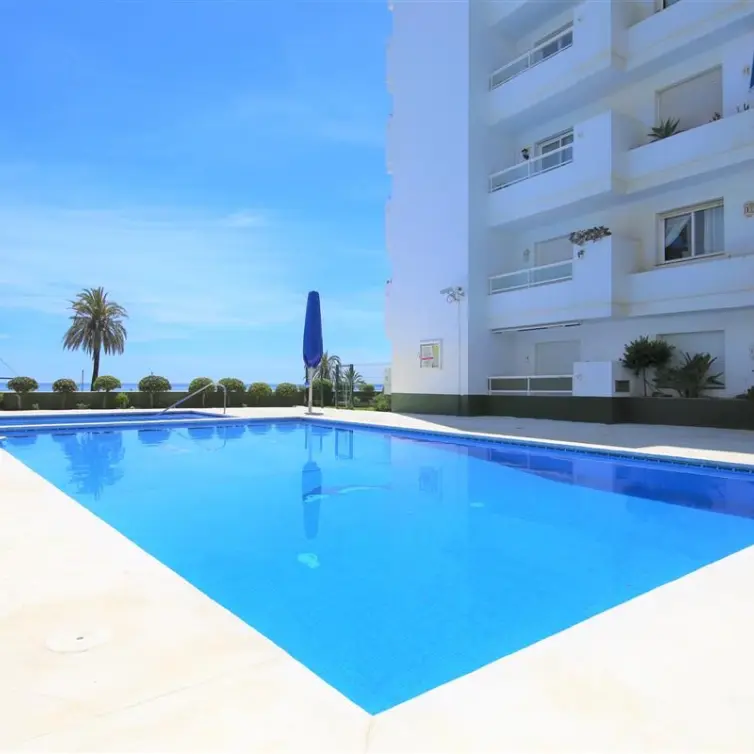 Sale of penthouse in Estepona