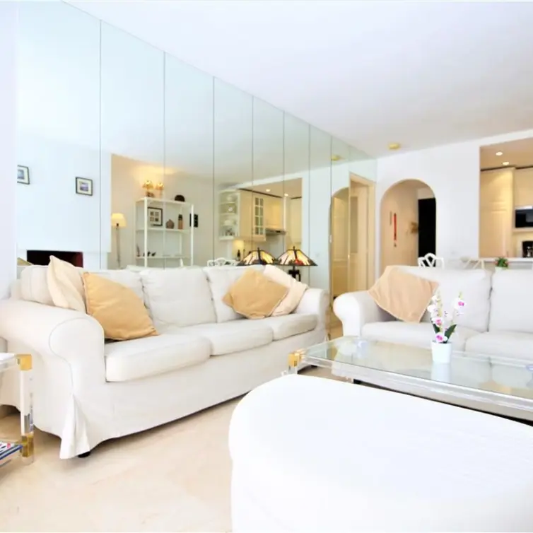 Sale of penthouse in Estepona