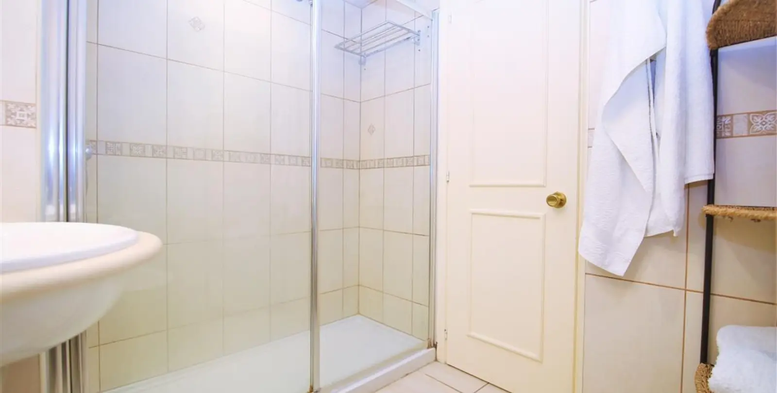 Sale of penthouse in Estepona 10