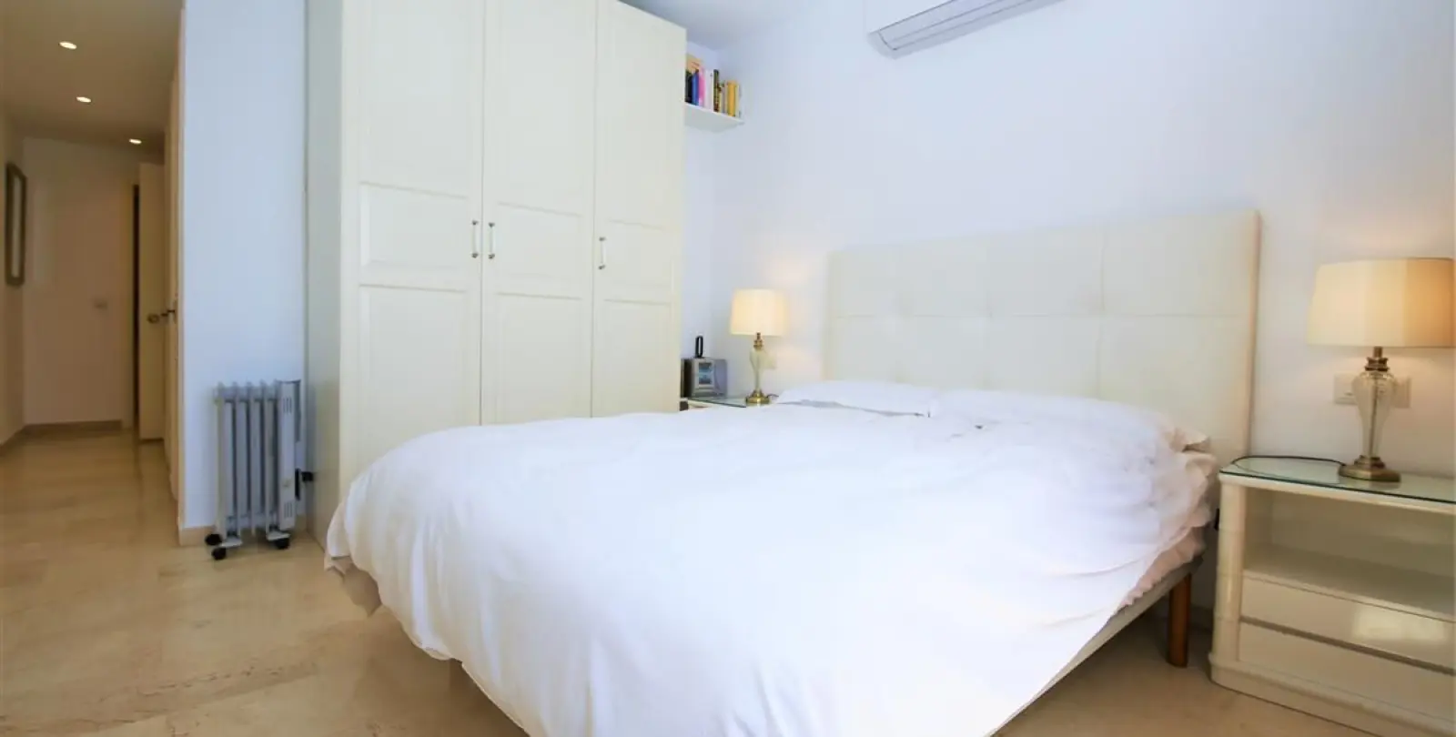 Sale of penthouse in Estepona 11