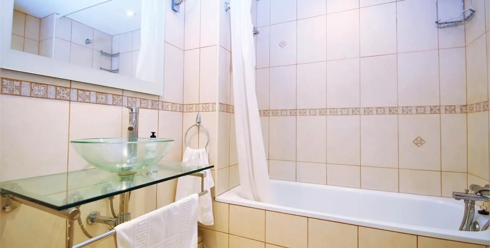 Sale of penthouse in Estepona 12