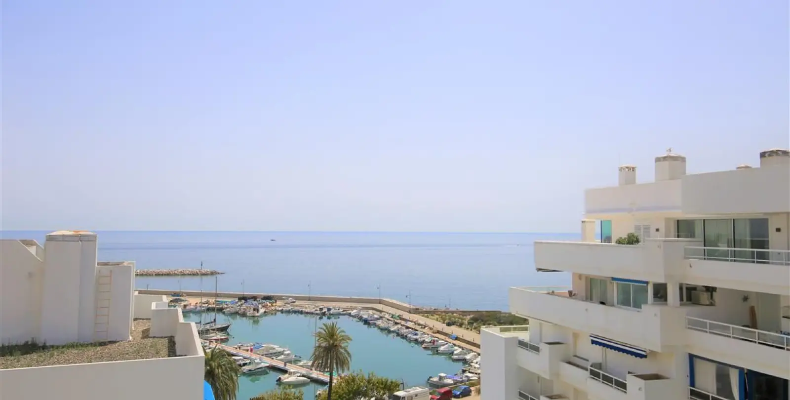 Sale of penthouse in Estepona 13