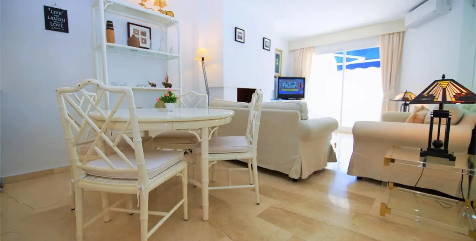 Sale of penthouse in Estepona 16