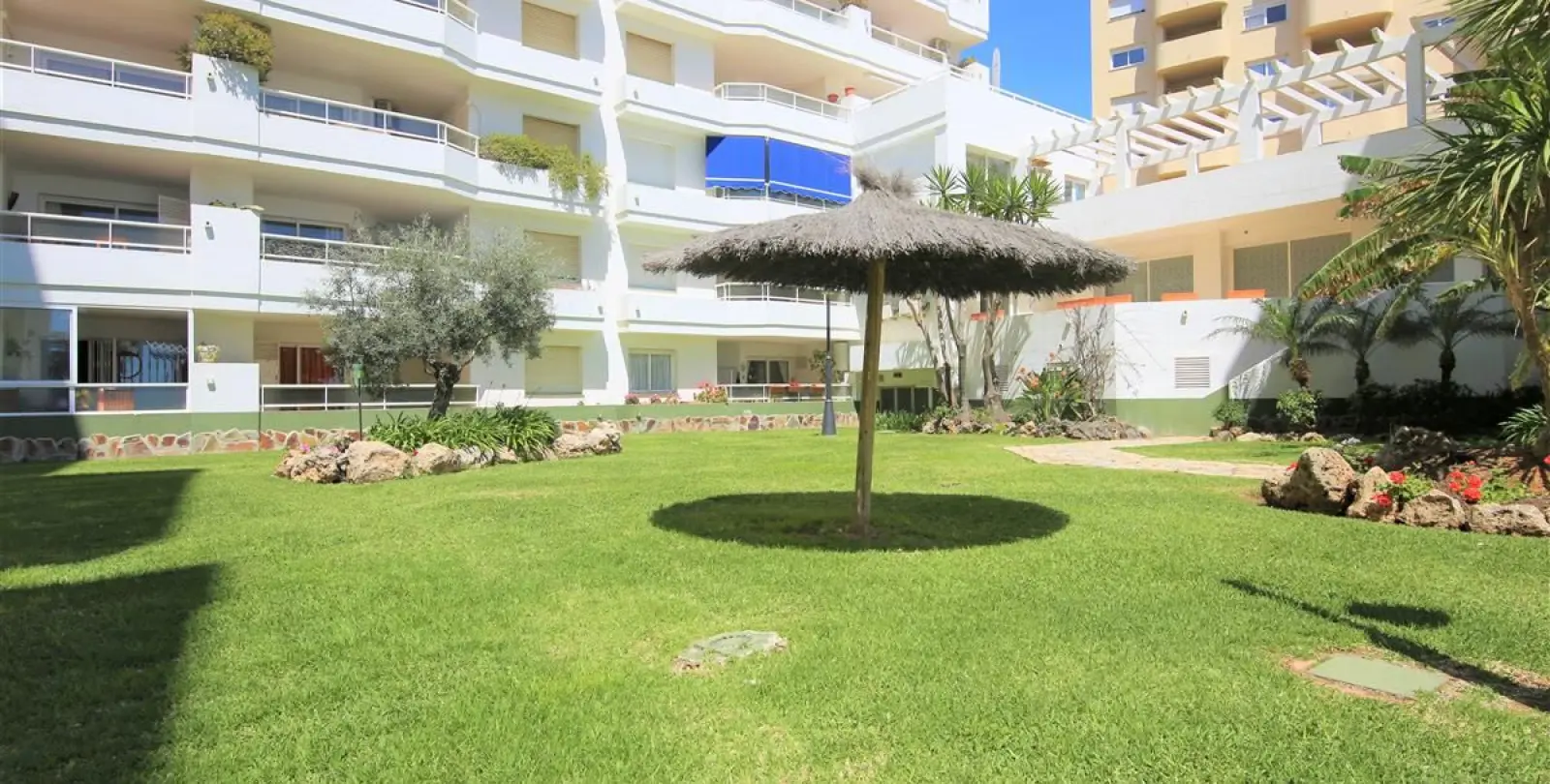 Sale of penthouse in Estepona 19