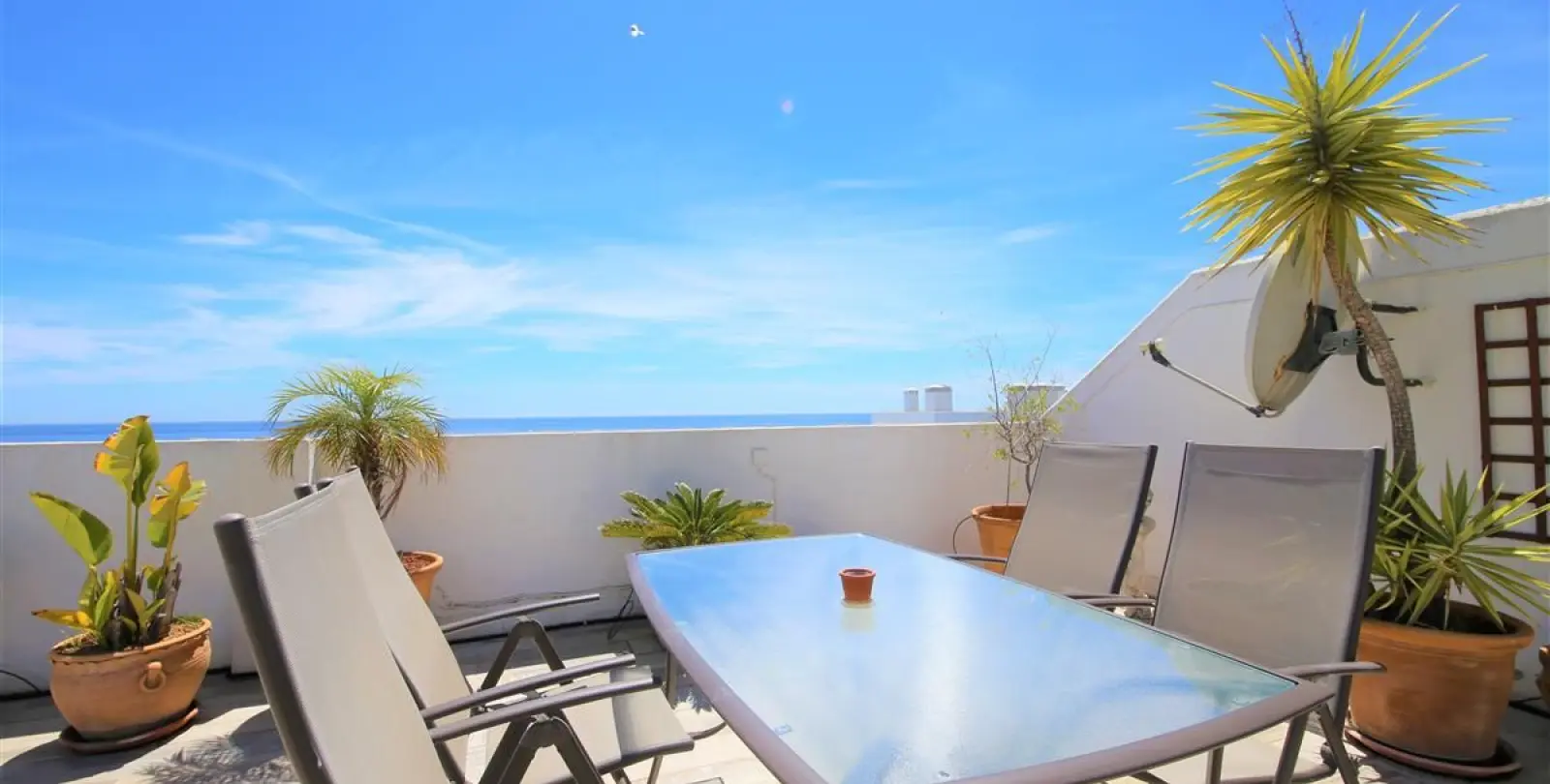 Sale of penthouse in Estepona 21