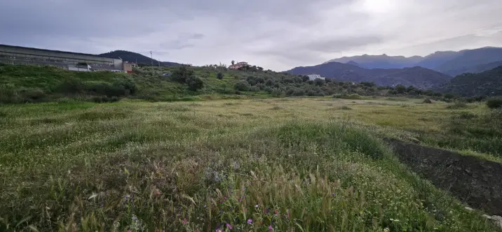 Venta de parcela residencial en Tolox 3