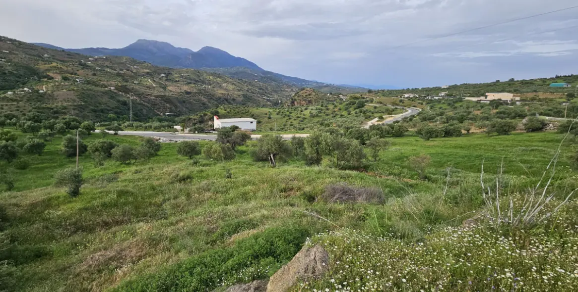 Venta de parcela residencial en Tolox 5