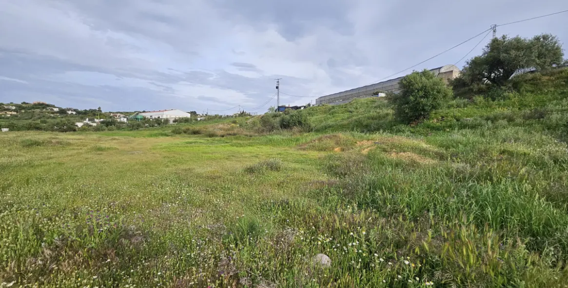 Venta de parcela residencial en Tolox 10
