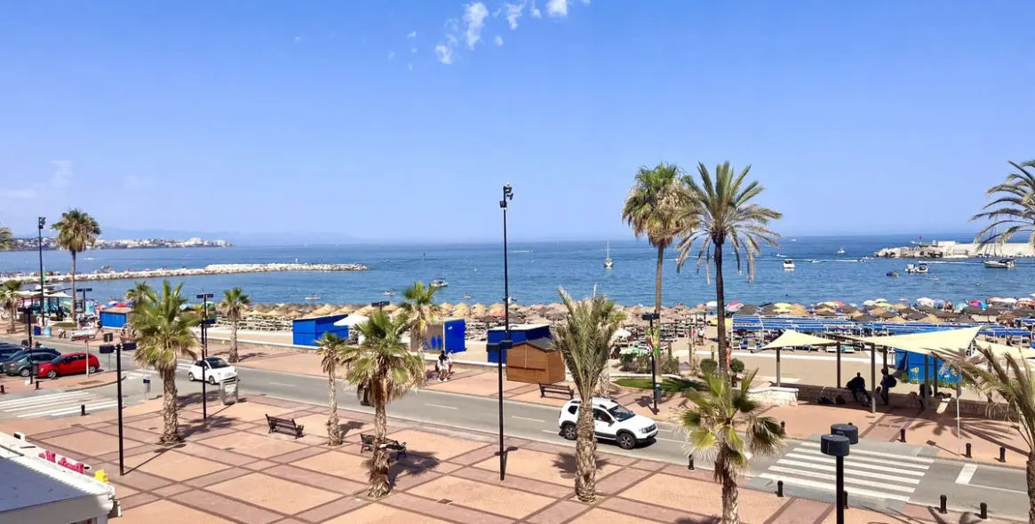 Venta de apartamento en planta media en Fuengirola 1
