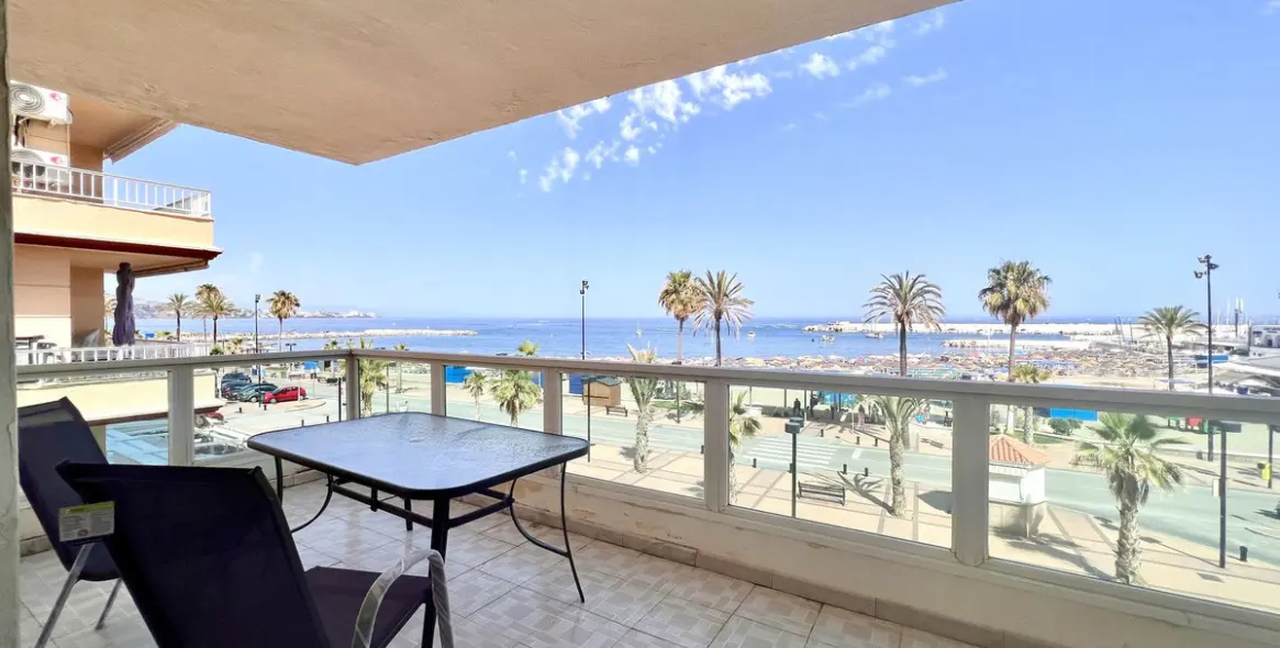 Venta de apartamento en planta media en Fuengirola 2