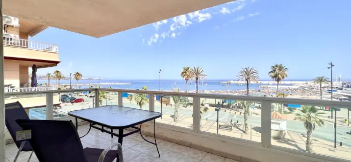 Venta de apartamento en planta media en Fuengirola 1