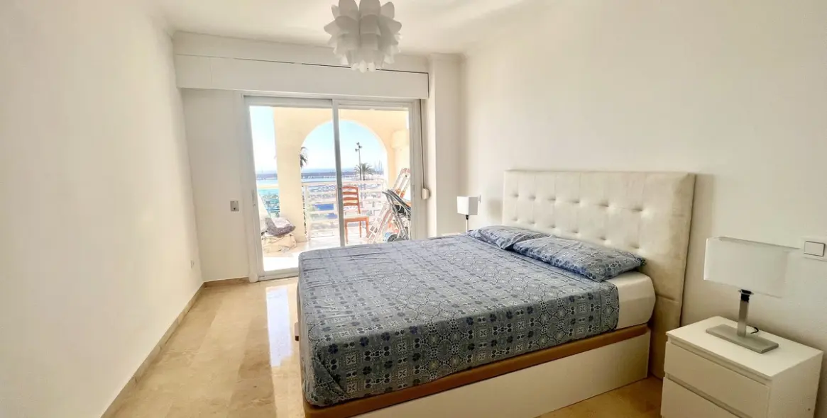 Venta de apartamento en planta media en Fuengirola 4