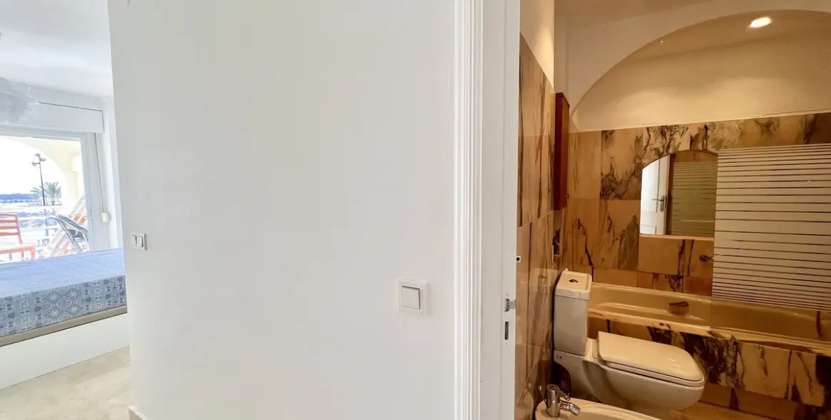 Venta de apartamento en planta media en Fuengirola 5