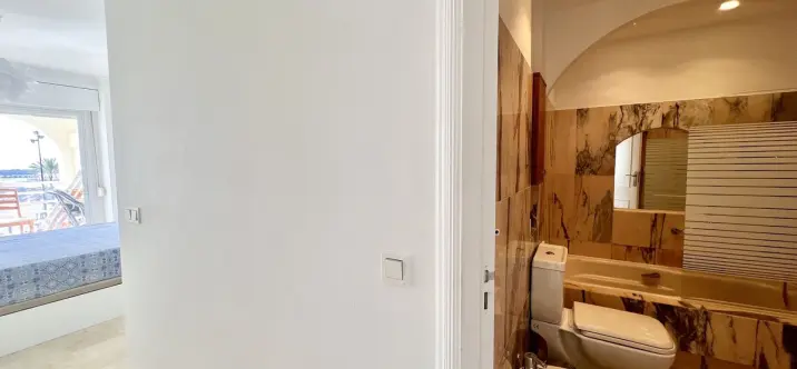 Venta de apartamento en planta media en Fuengirola 4