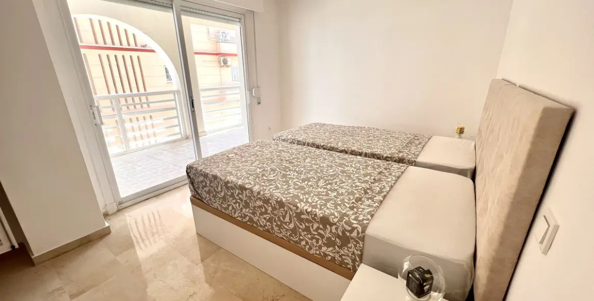 Venta de apartamento en planta media en Fuengirola 7