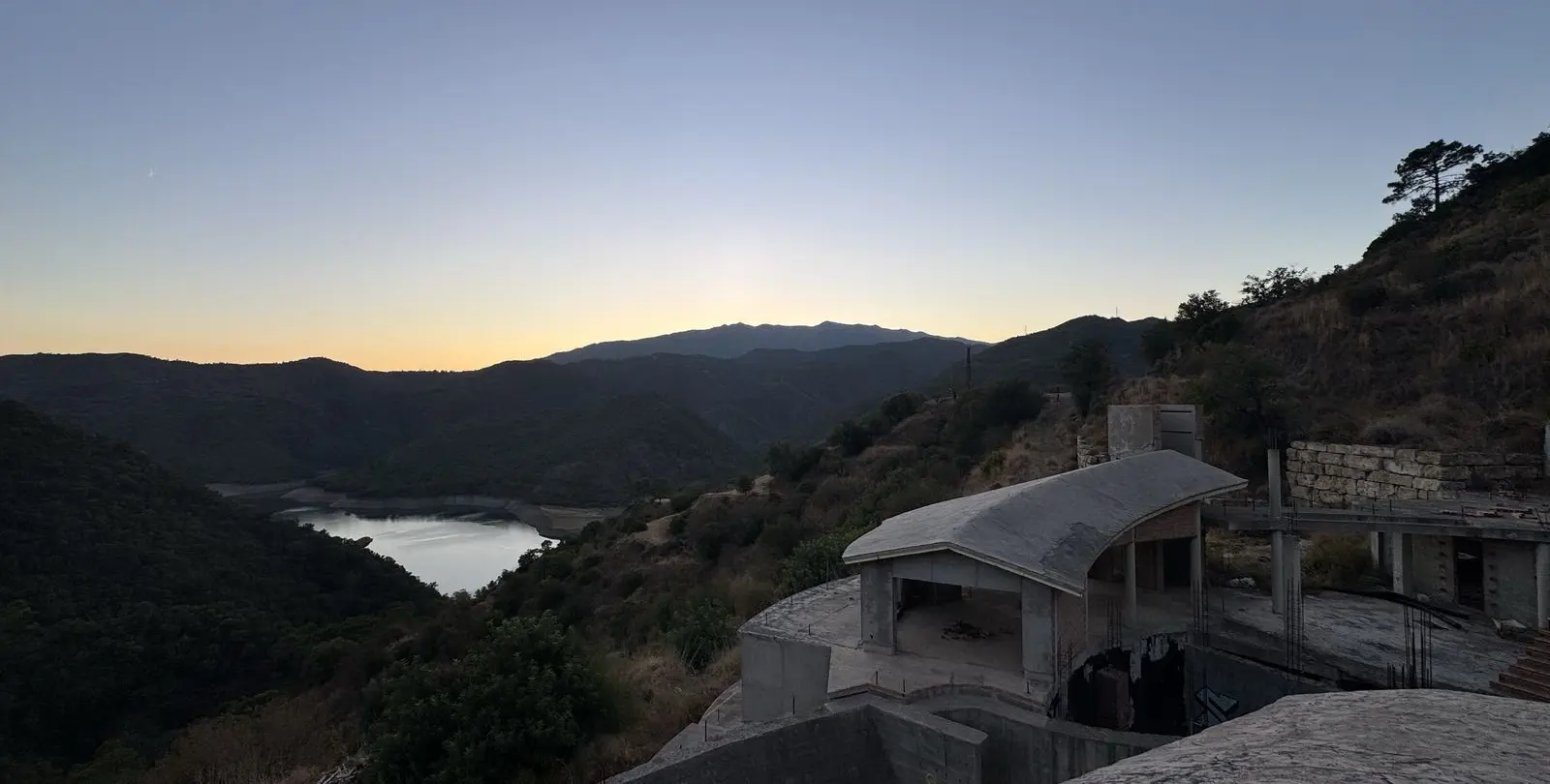 Venta de parcela residencial en Istán 14