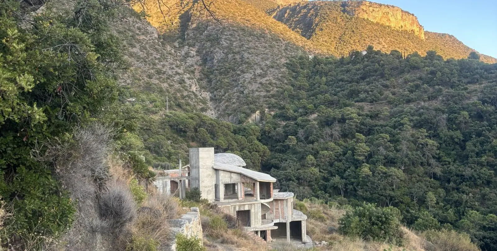 Venta de parcela residencial en Istán 19