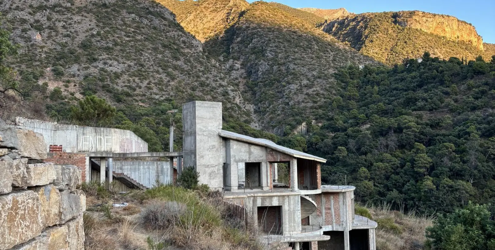 Venta de parcela residencial en Istán 21