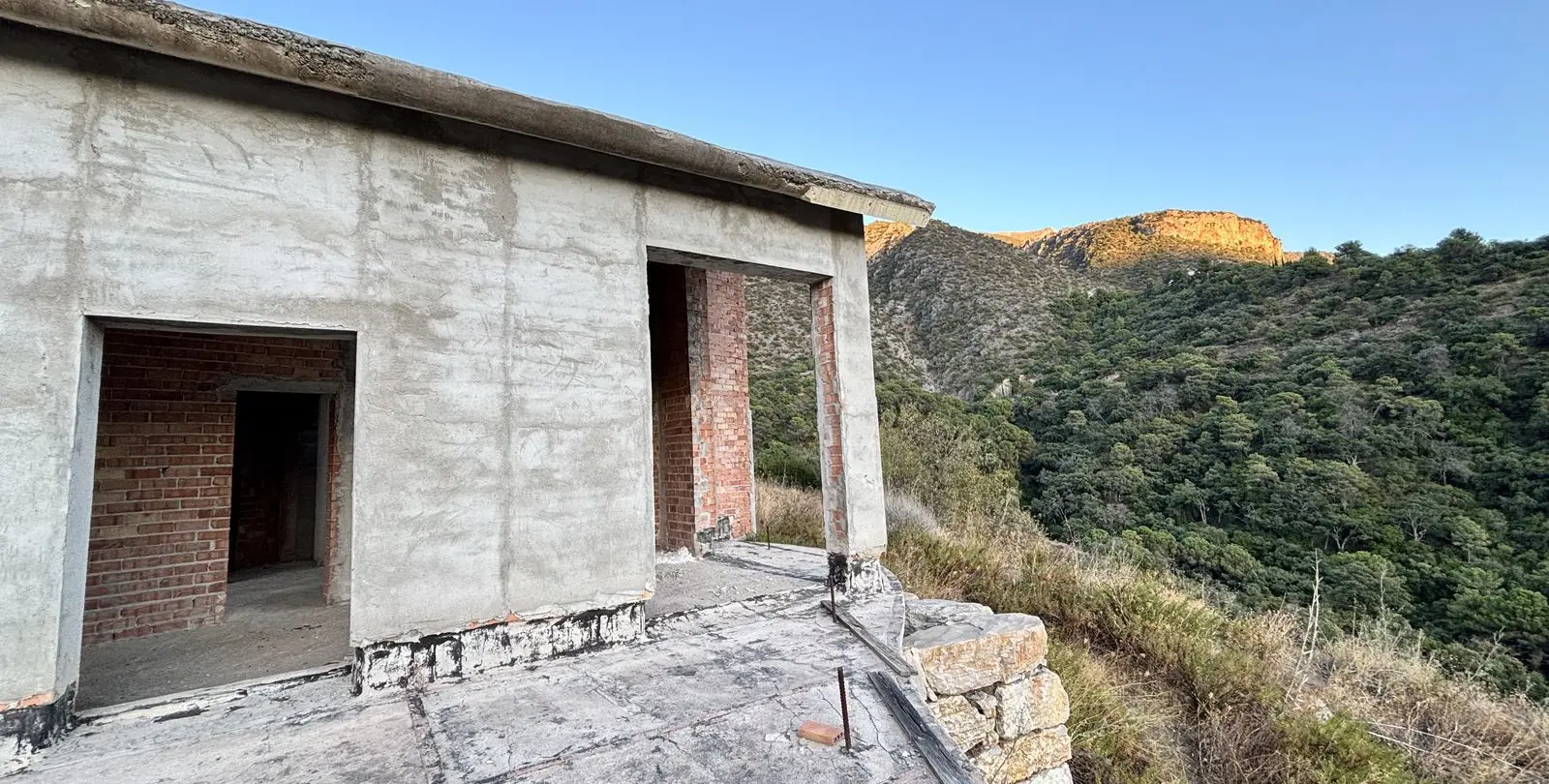 Venta de parcela residencial en Istán 24