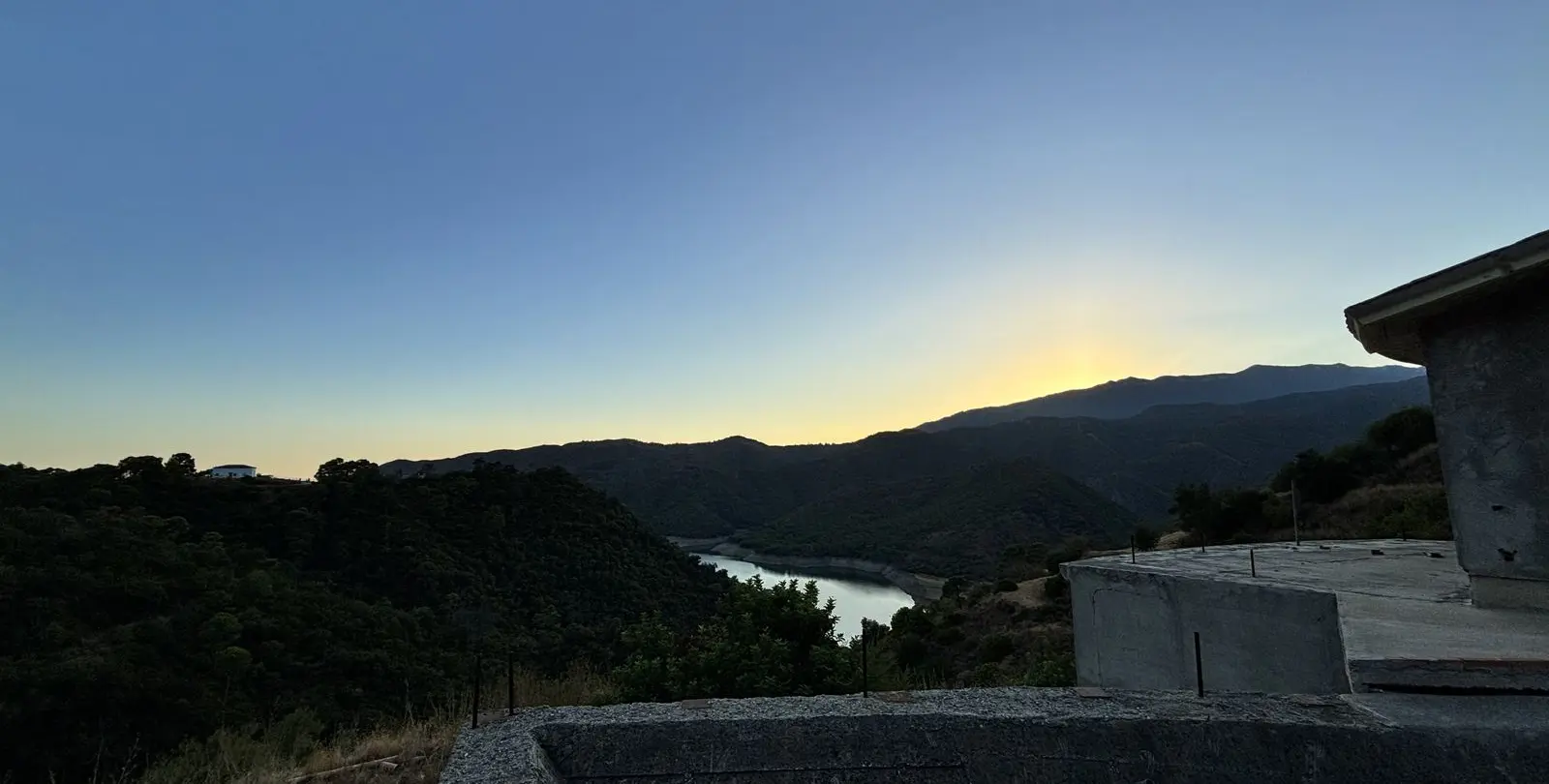 Venta de parcela residencial en Istán 26