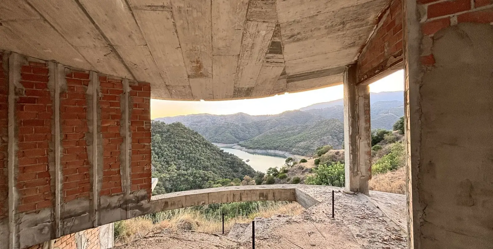 Venta de parcela residencial en Istán 29